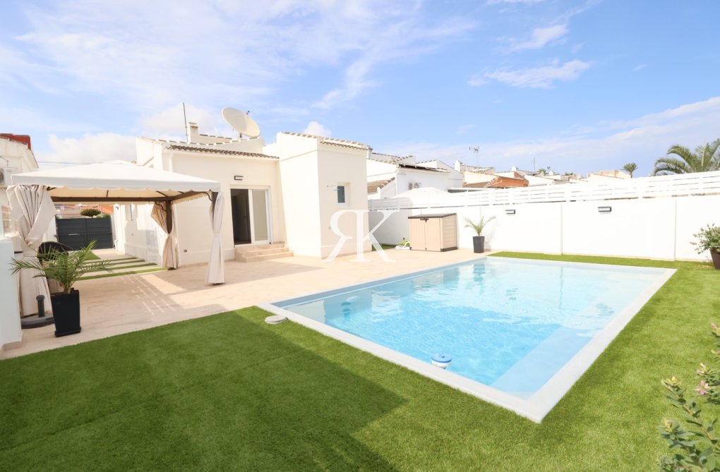 Resale - Detached Villa - Torrevieja - El Chaparral