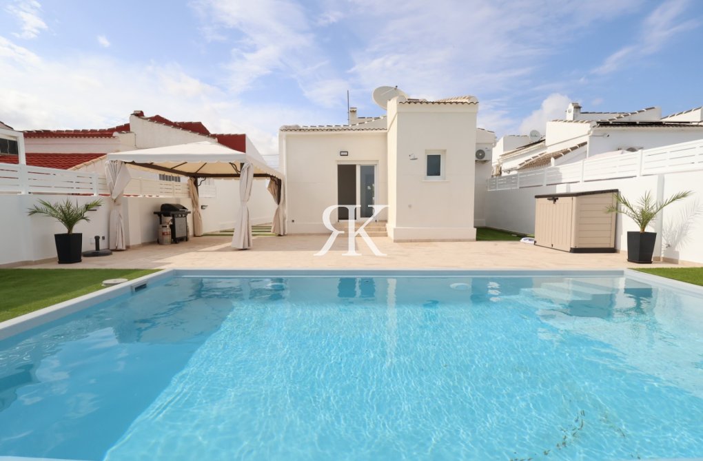 Resale - Detached Villa - Torrevieja - El Chaparral