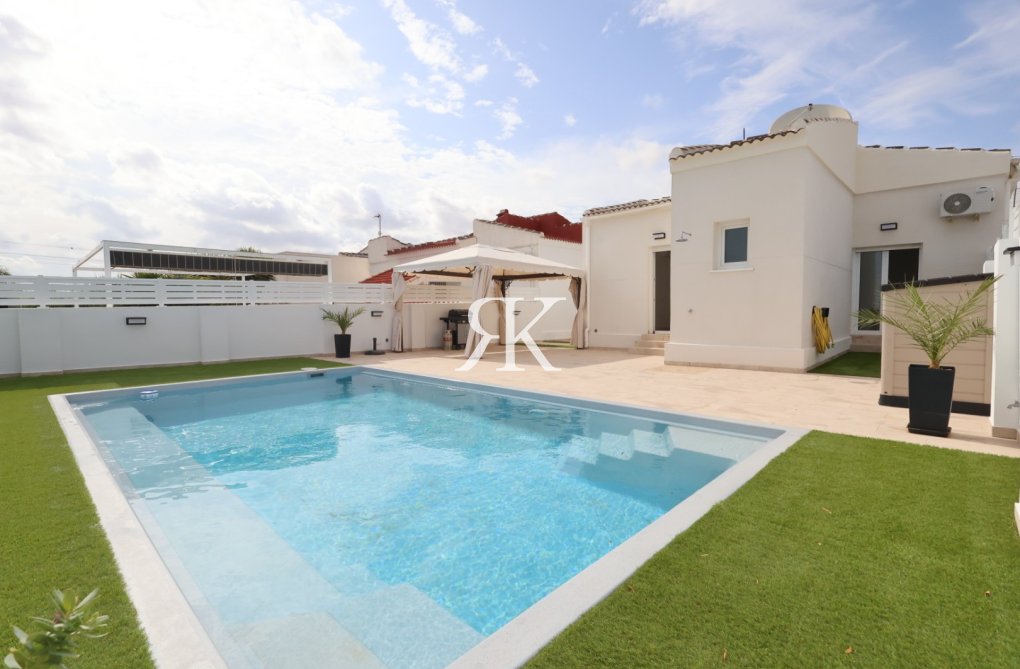 Resale - Detached Villa - Torrevieja - El Chaparral