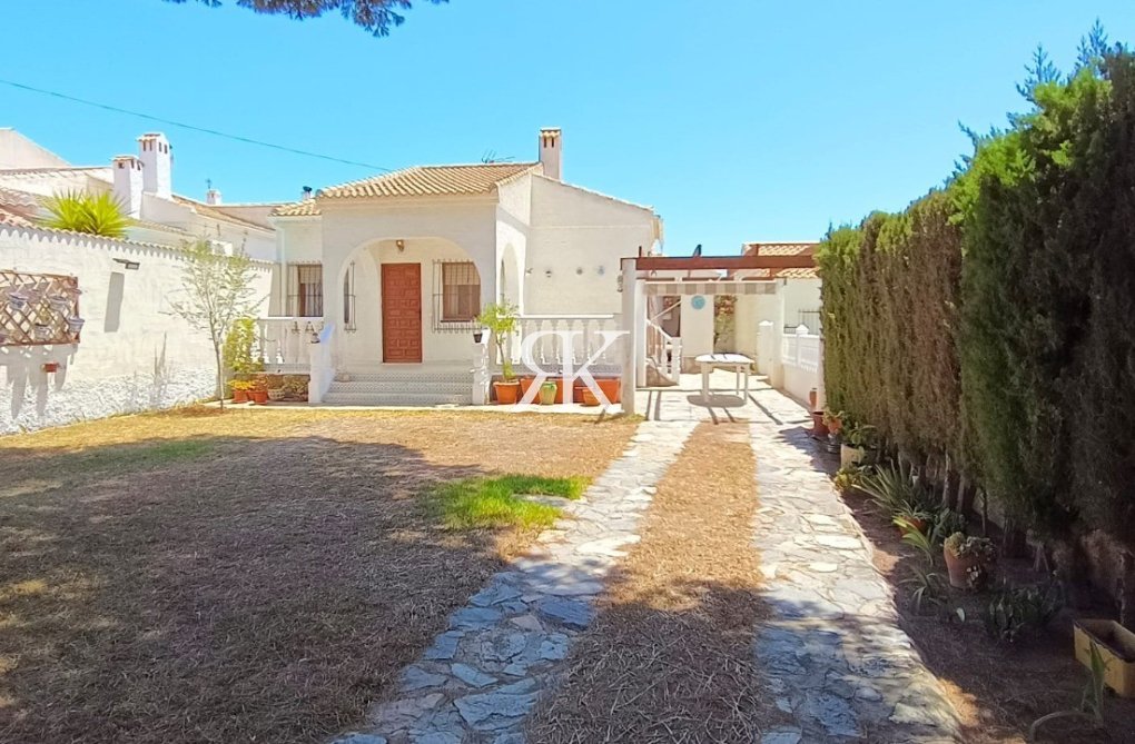 Resale - Detached Villa - Torrevieja - El Chaparral