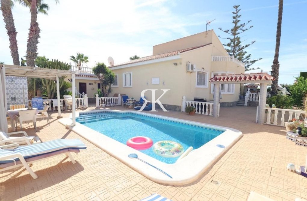 Resale - Detached Villa - Torrevieja - El Chaparral
