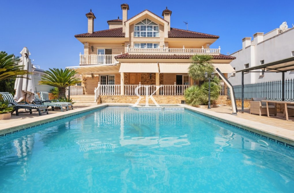 Resale - Detached Villa - Torrevieja - La Veleta