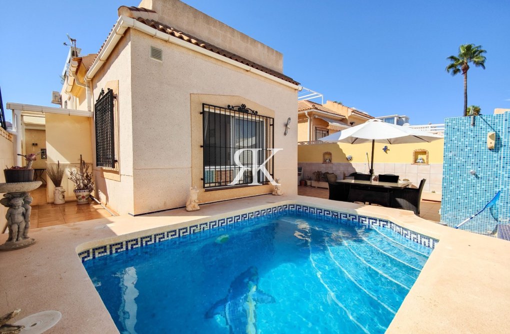 Resale - Detached Villa - Torrevieja - Los Frutales