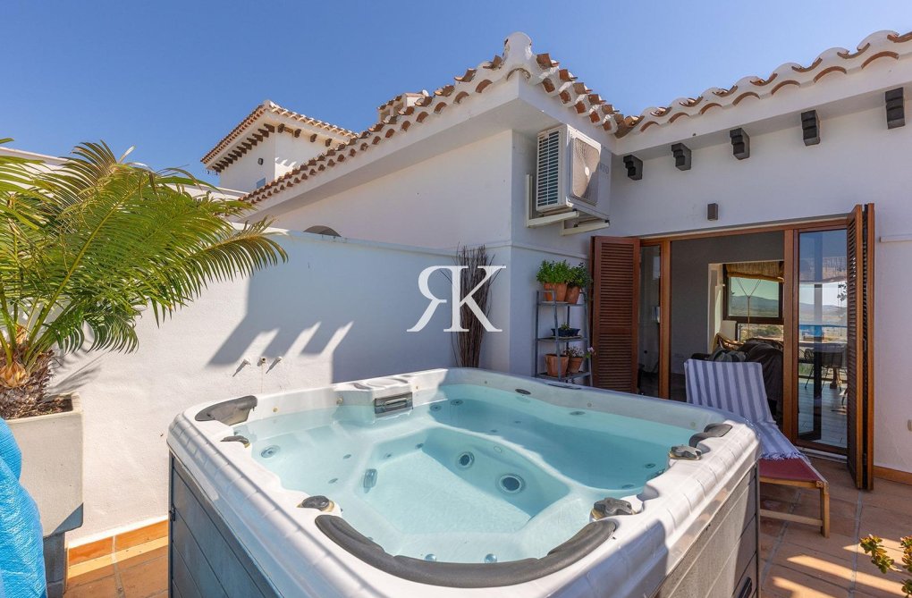 Resale - Penthouse - Baños y Mendigo - El Valle Golf Resort