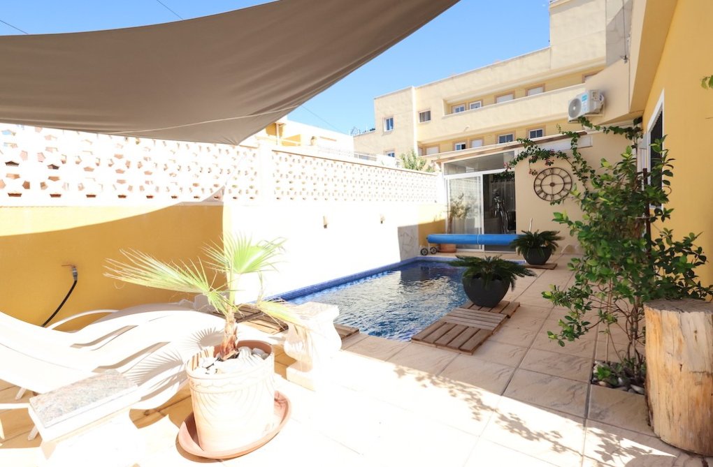 Resale - Semi-detached Villa  - Cabo Roig - Lomas de Cabo Roig