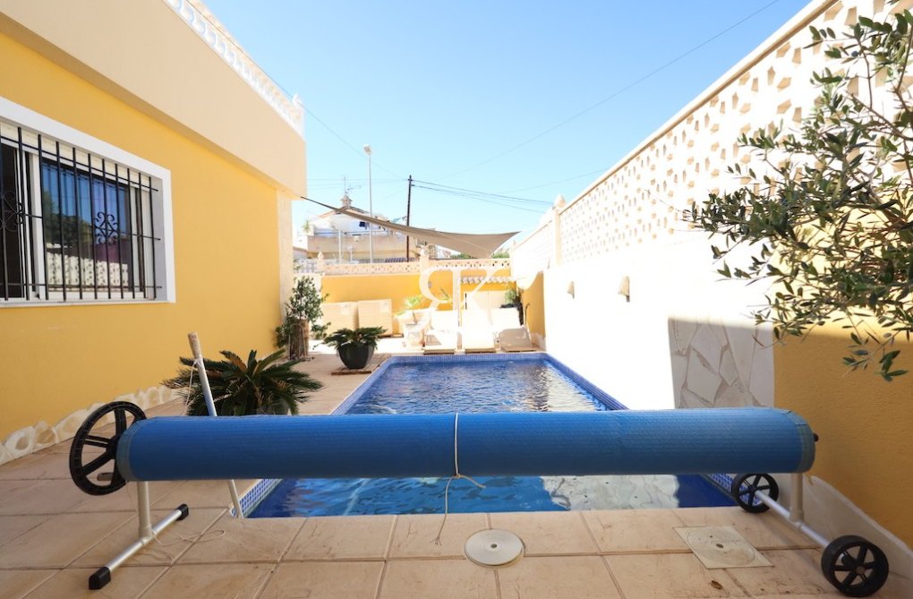 Resale - Semi-detached Villa  - Cabo Roig - Lomas de Cabo Roig