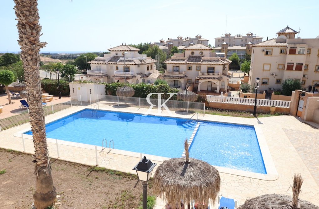 Resale - Semi-detached Villa  - Orihuela Costa - Cabo Roig 