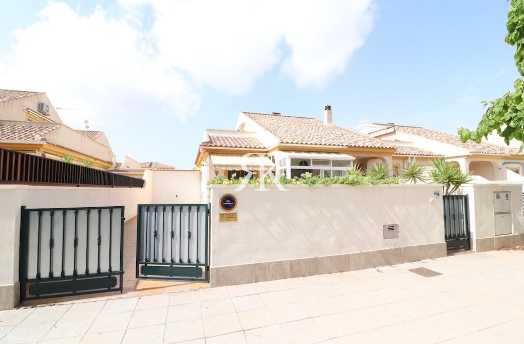 Resale - Semi-detached Villa  - Pilar de la Horadada - El Mojón