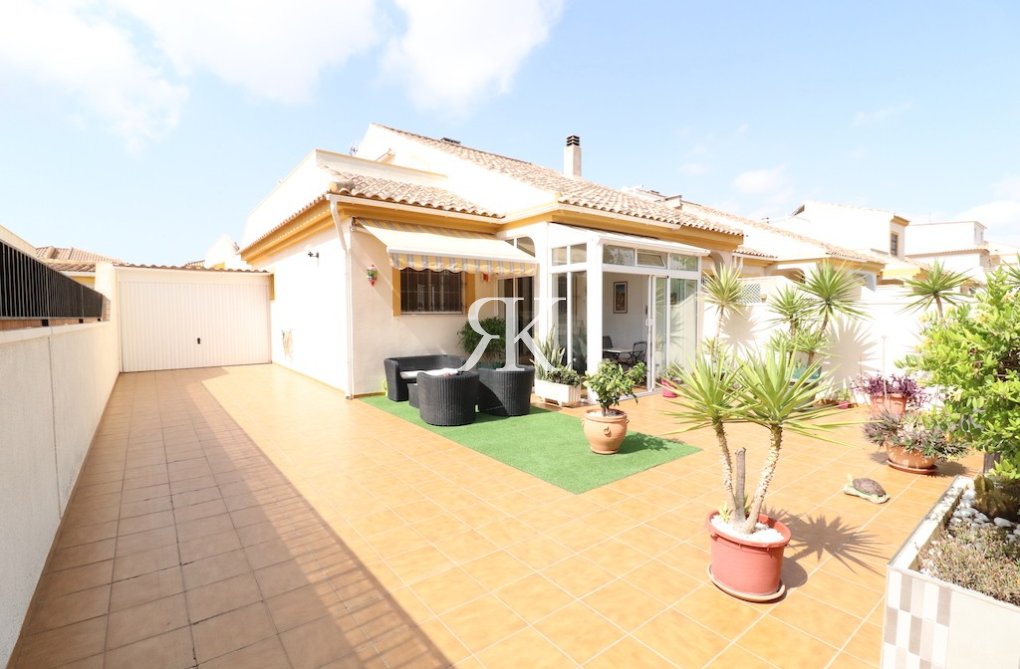 Resale - Semi-detached Villa  - Pilar de la Horadada - El Mojón