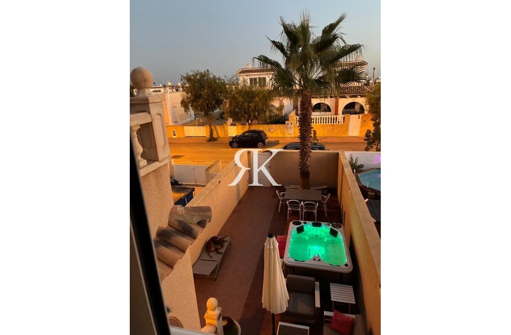 Resale - town house - Avileses - Jerónimo Y Avileses