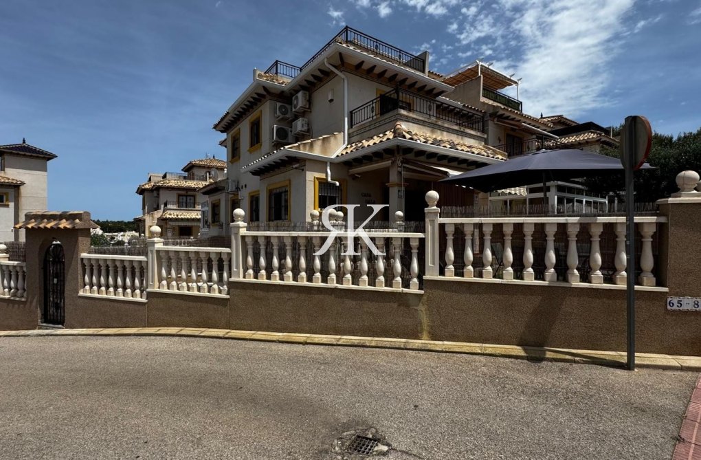 Resale - town house - Orihuela Costa - Costa Blanca