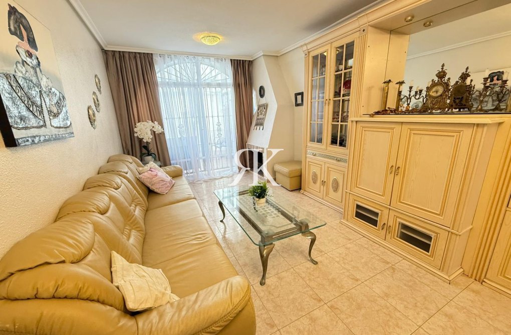 Resale - town house - Torrevieja - Calas Blanca