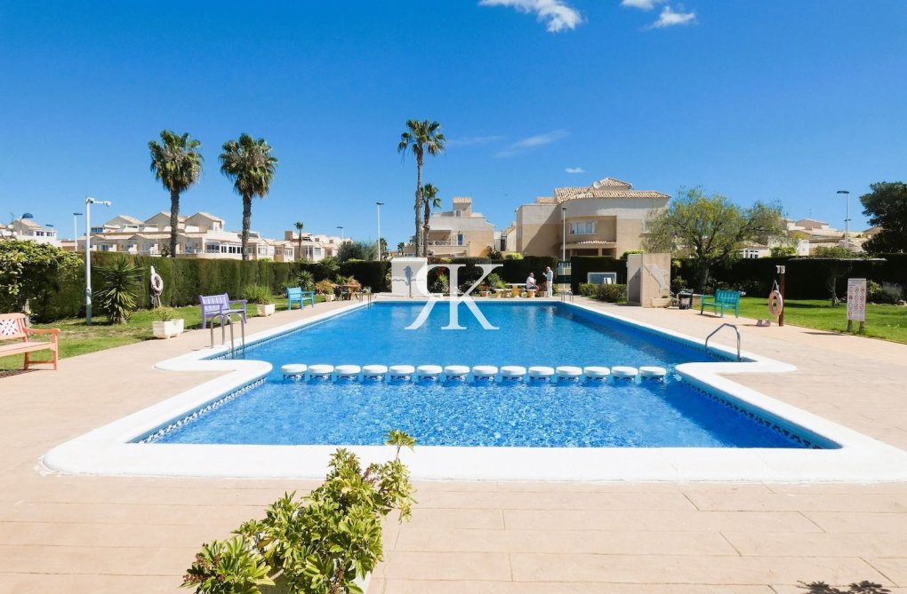 Resale - town house - Torrevieja - Costa Blanca