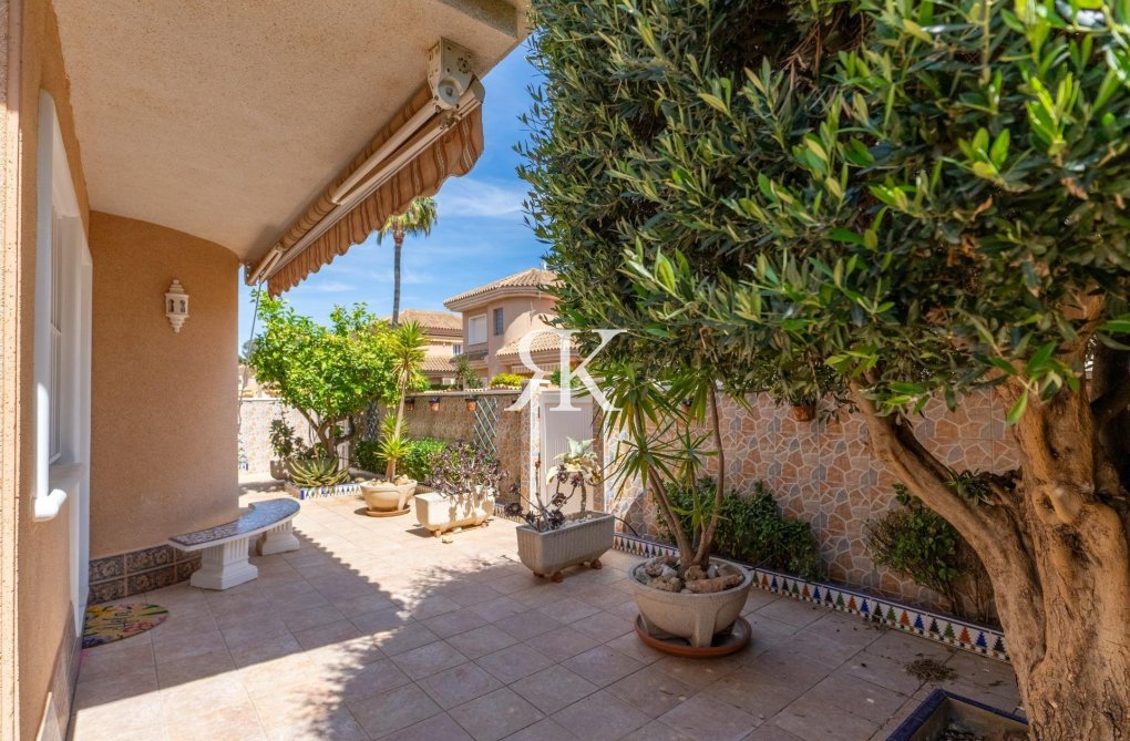 Resale - town house - Torrevieja - Los Balcones - Los Altos Del Edén