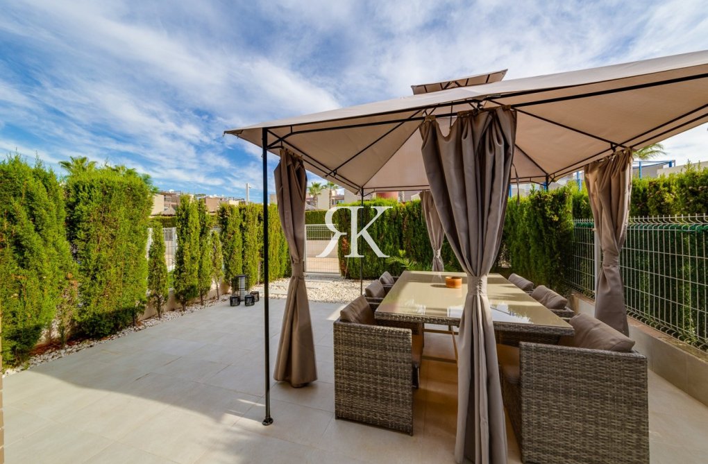 Resale - town house - Torrevieja - Sector 25