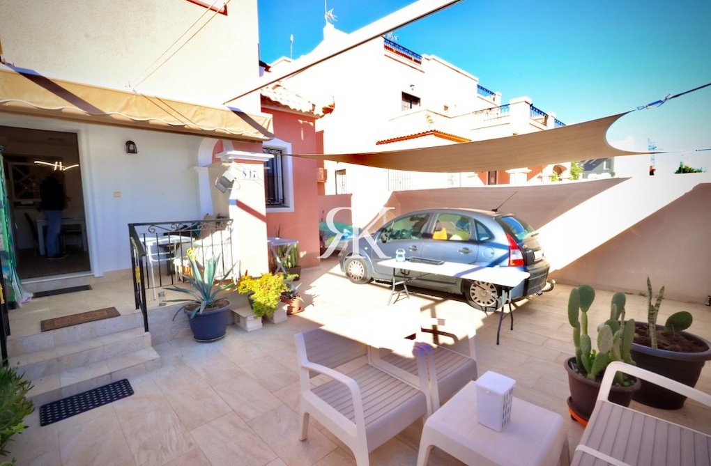 Resale - Townhouse - Orihuela Costa - Villamartín