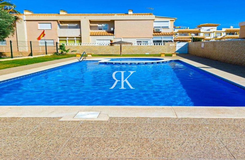 Resale - Townhouse - Torrevieja - Aguas Nuevas