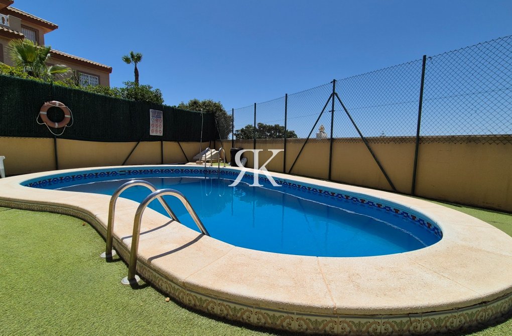 Resale - Townhouse - Torrevieja - Aguas Nuevas