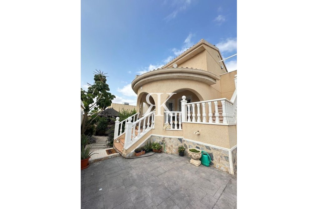 Resale - villa - Ciudad Quesada - Costa Blanca Sur