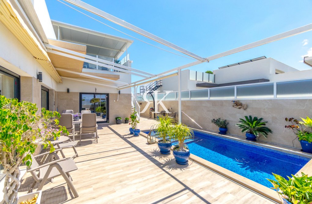 Resale - villa - Daya Nueva - Costa Blanca