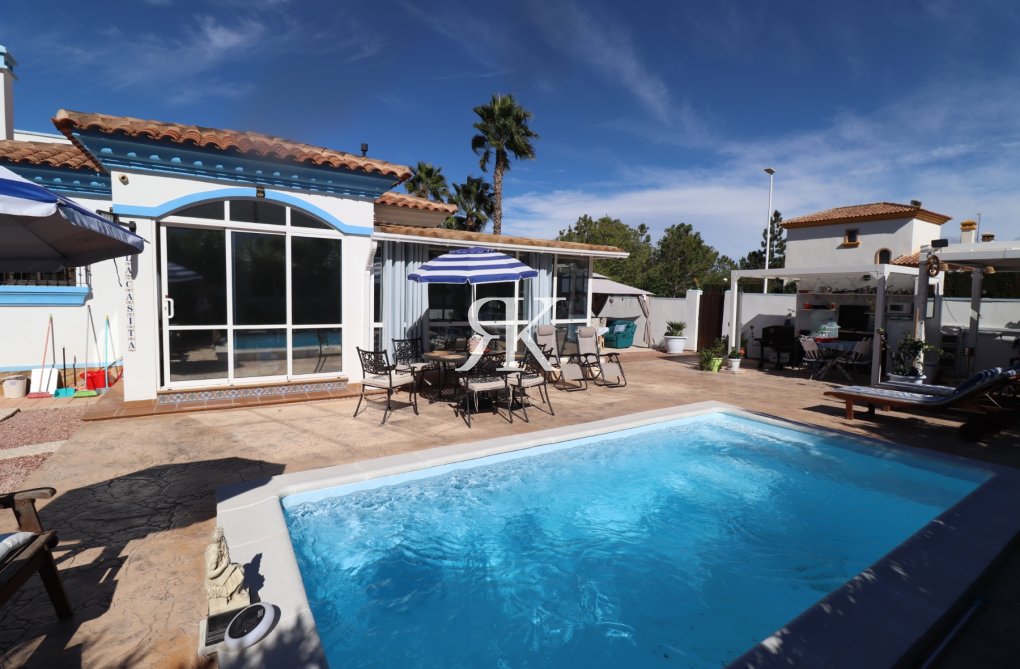 Resale - villa - Hondón de las Nieves - Inland