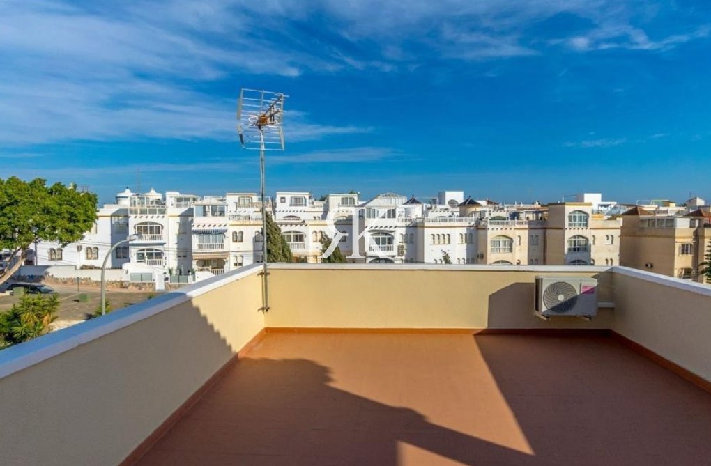 Resale - villa - Orihuela Costa - Costa Blanca