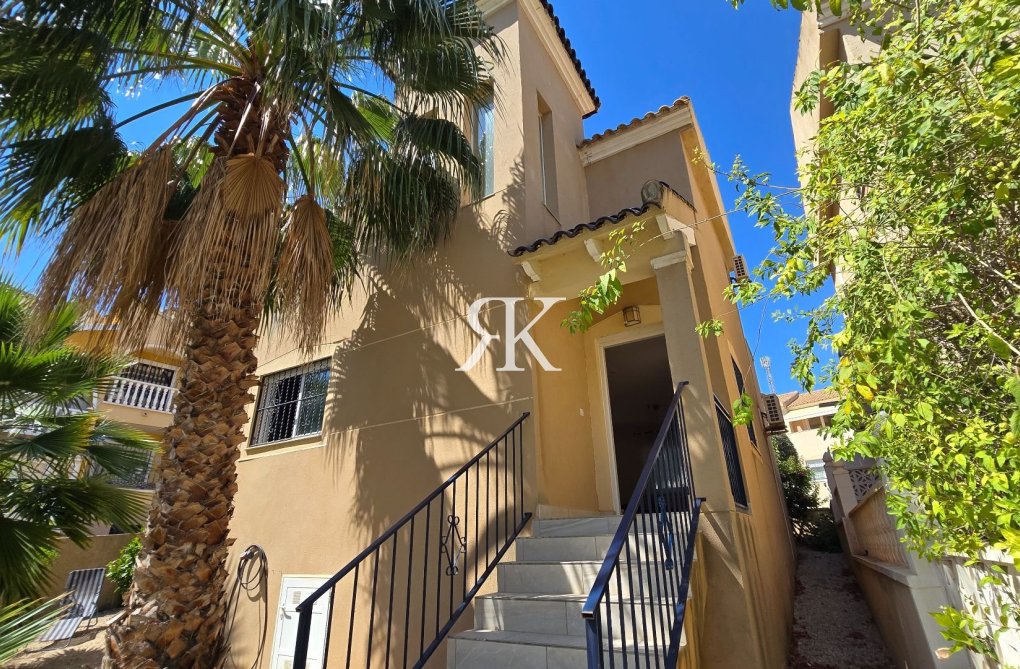 Resale - villa - Orihuela - Inland