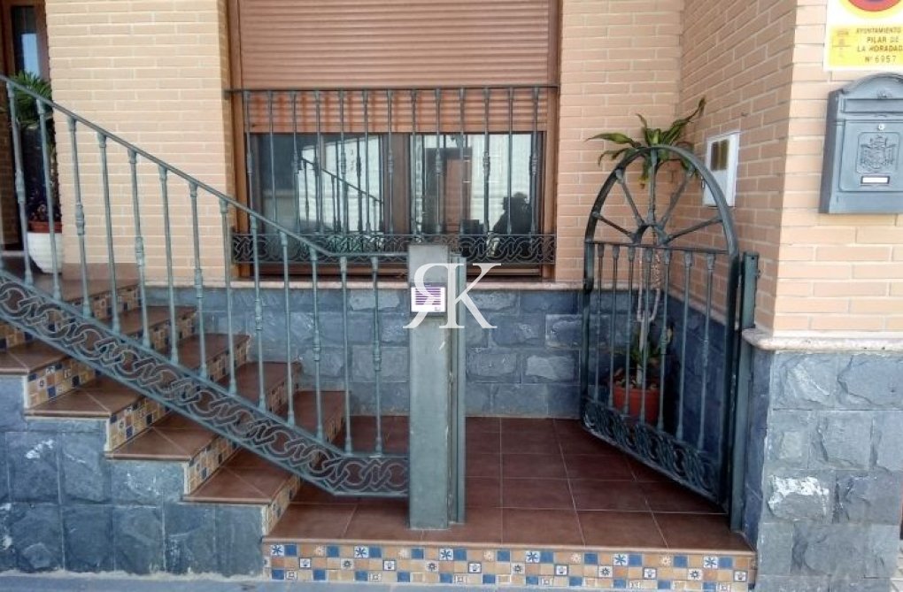 Resale - villa - Pilar de la Horadada - Costa Blanca