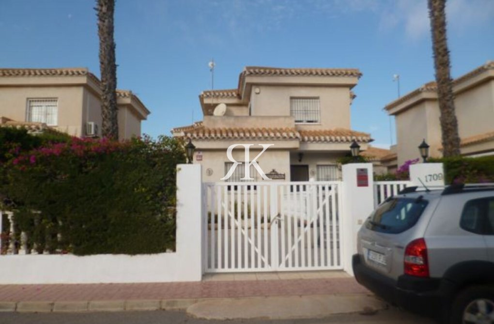 Resale - villa - Playa Flamenca - Costa Blanca