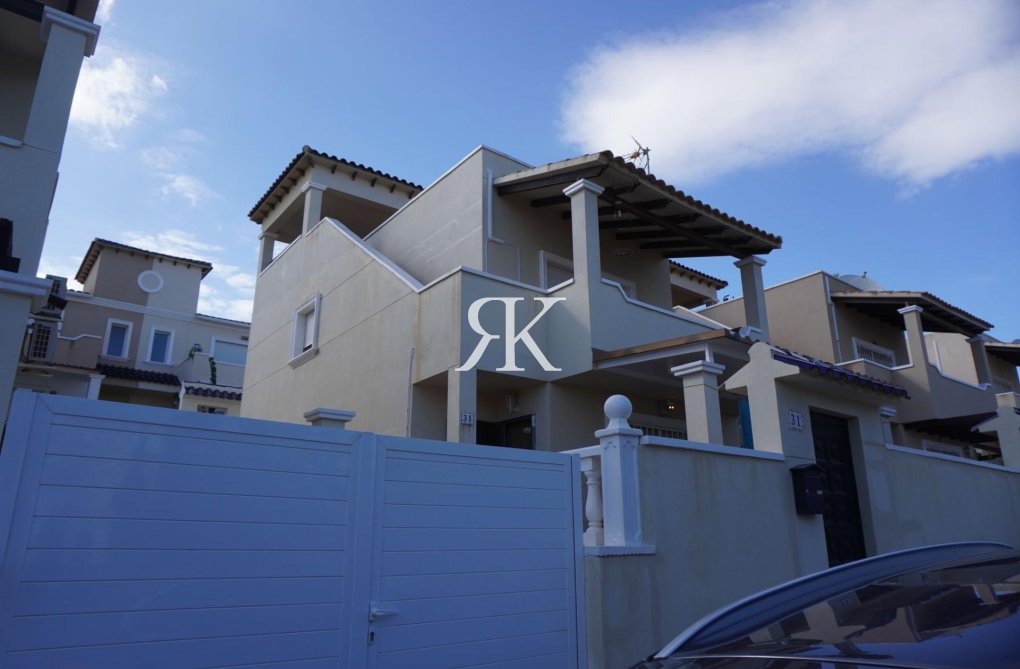 Resale - villa - San Miguel de Salinas