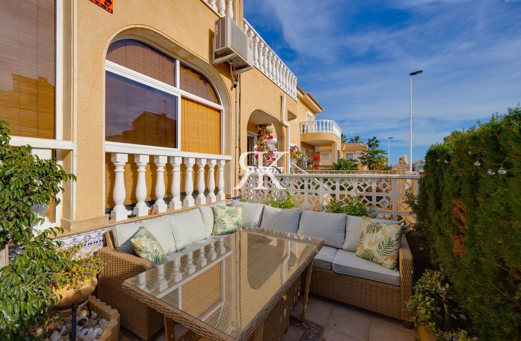Resale - villa - Torrevieja - Costa Blanca