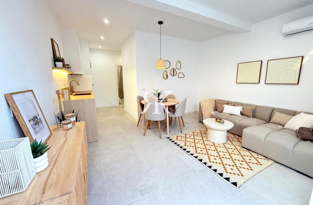 Resale - villa - Torrevieja - El Chaparral