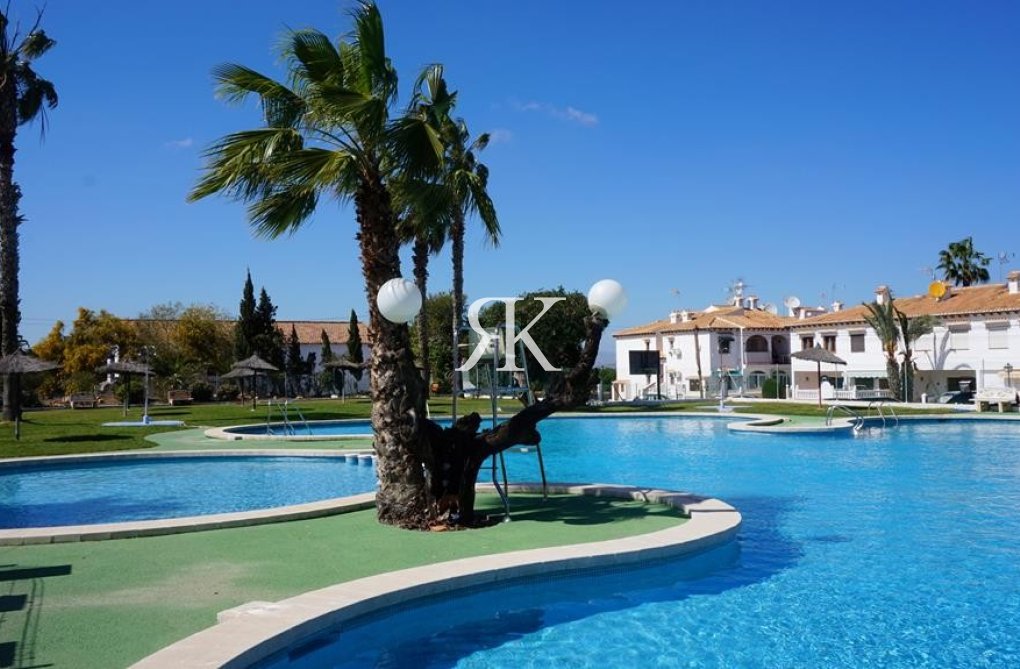 Revente - Bungalow au rez-de-chaussée - Torrevieja - Los Balcones - Lago Jardin