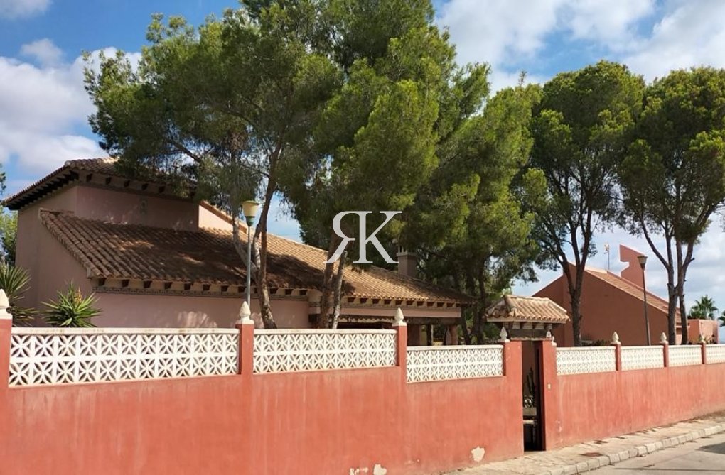 Revente - Villa Individuelle - San Miguel de Salinas