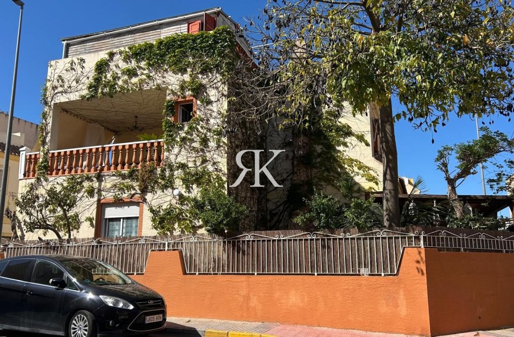 Revente - villa - Los Montesinos - Costa Blanca