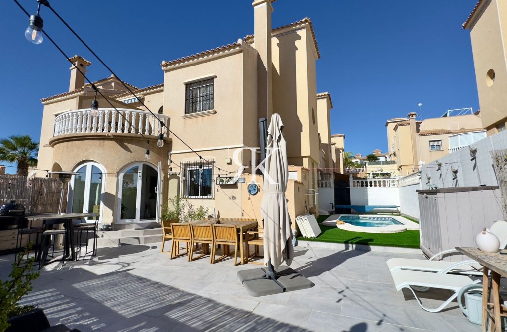 Revente - villa - Orihuela Costa - Costa Blanca