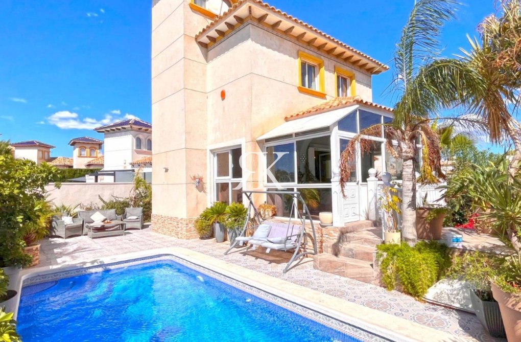 Revente - villa - Orihuela Costa - Costa Blanca