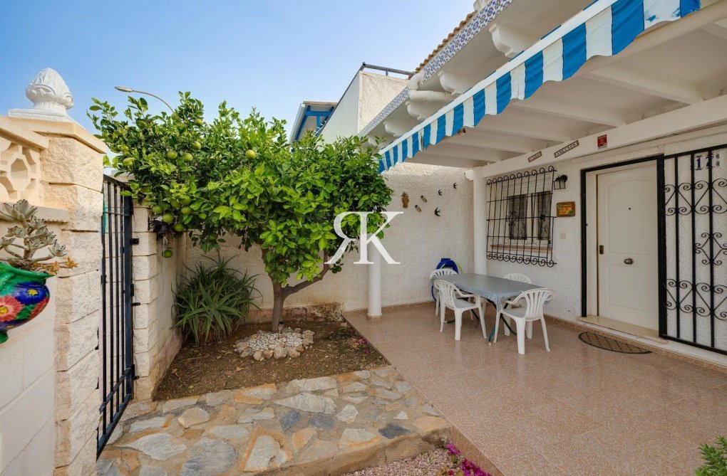 Revente - villa - Orihuela Costa - La Florida