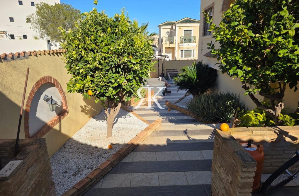 Revente - villa - Orihuela Costa - Villamartín-las Filipinas