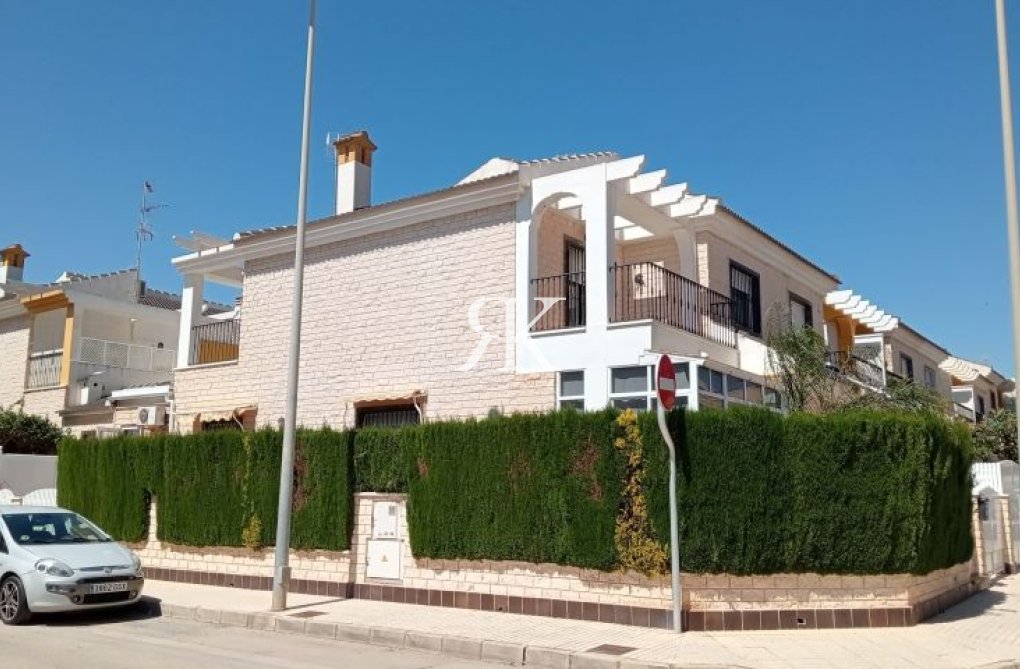 Revente - villa - Pilar de la Horadada - Costa Blanca