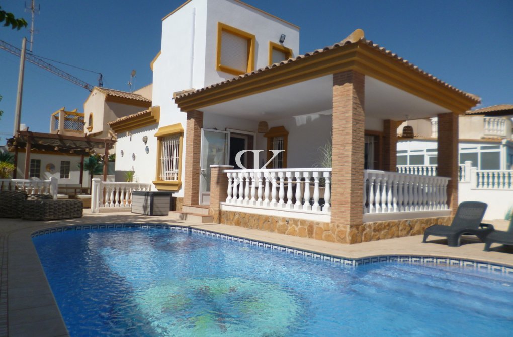 Revente - villa - Pilar de la Horadada - Costa Blanca