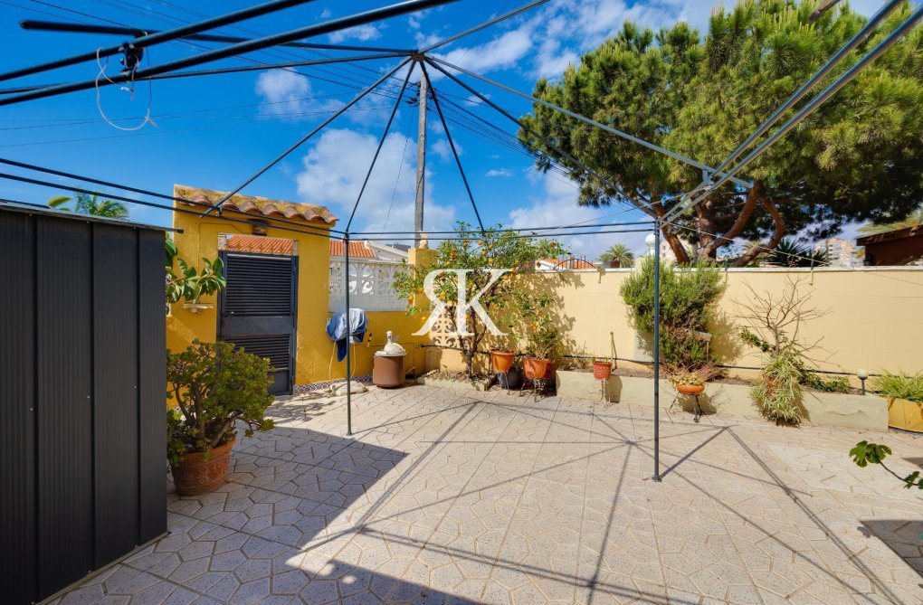 Revente - villa - Torrevieja - Playa de los Locos