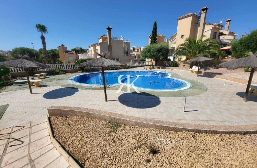 Revente - villa - Villamartin - Costa Blanca