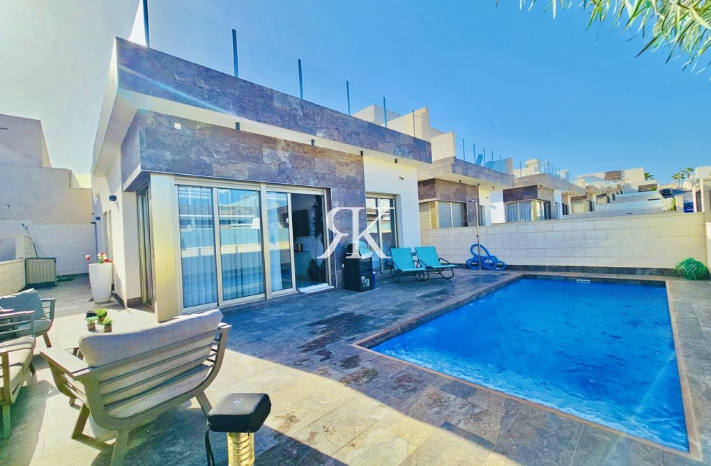 Revente - villa - Villamartin - Costa Blanca