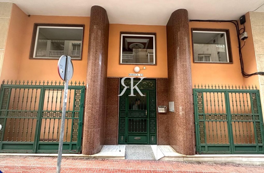 Segunda mano - Apartamento  - Torrevieja - Centro