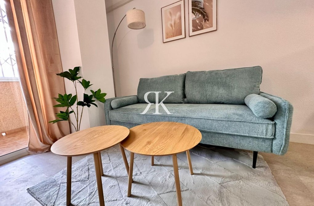 Segunda mano - Apartamento  - Torrevieja - Centro