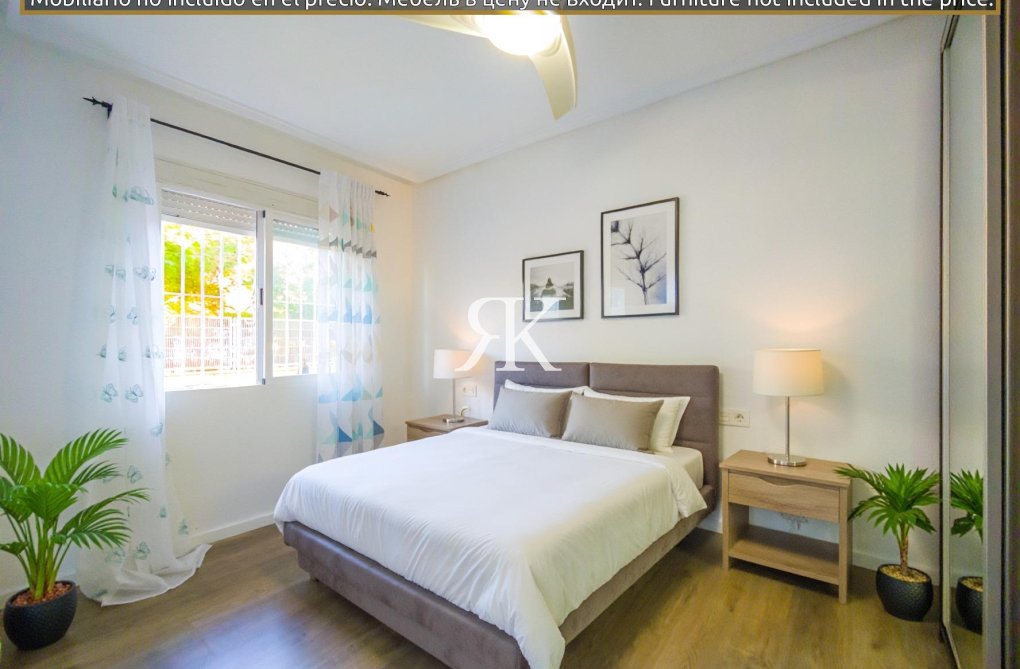 Segunda mano - Apartamento  - Torrevieja - Estacion De Autobuses