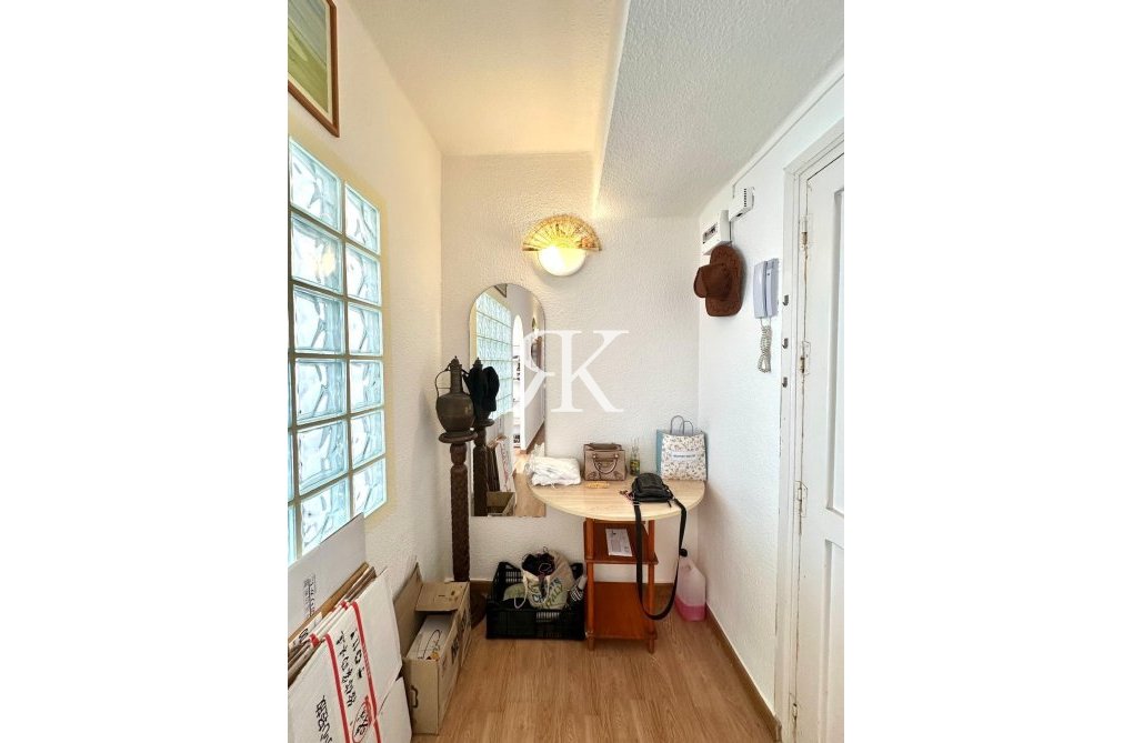 Segunda mano - Apartamento  - Torrevieja - Estacion De Autobuses