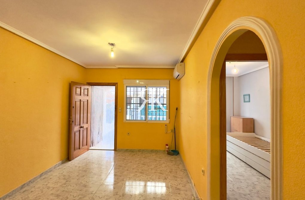 Segunda mano - Apartamento  - Torrevieja - La Mata Pueblo