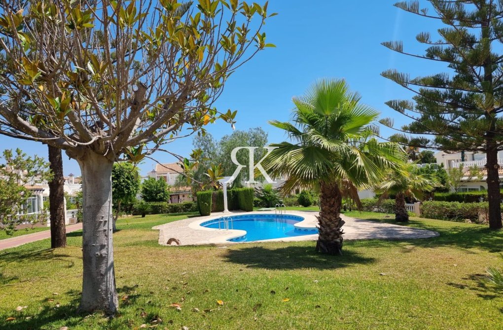 Segunda mano - Apartamento  - Torrevieja - Los Balcones - Los Altos Del Edén